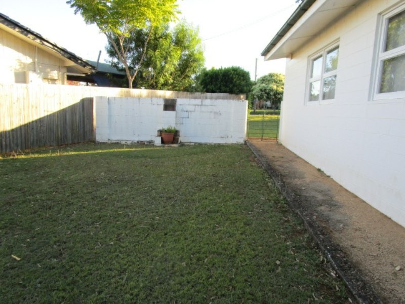 8 Coolcrest St, Wynnum QLD 4178