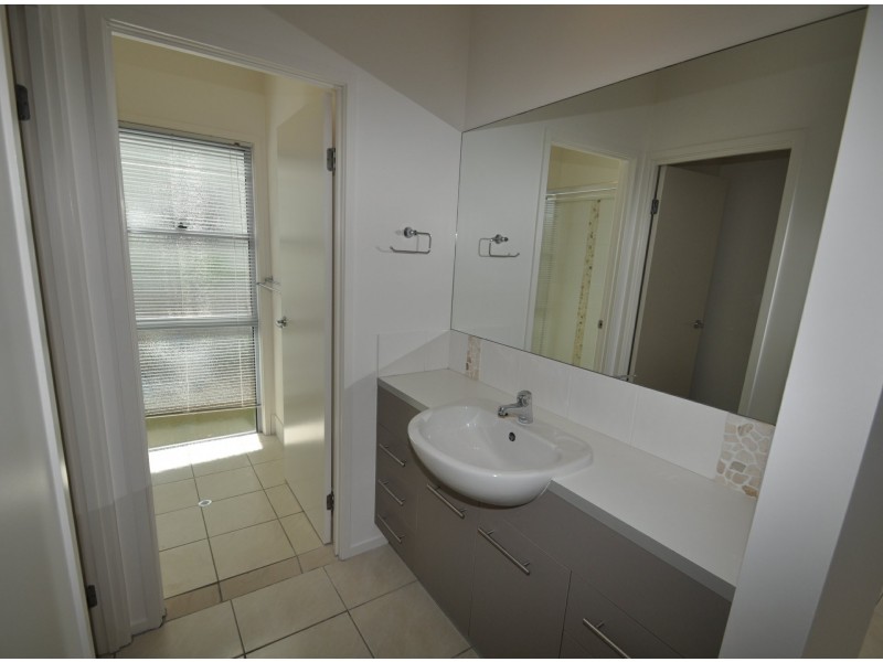 12 MacDonald St, Lota QLD 4179