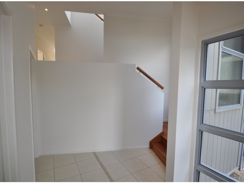 12 MacDonald St, Lota QLD 4179