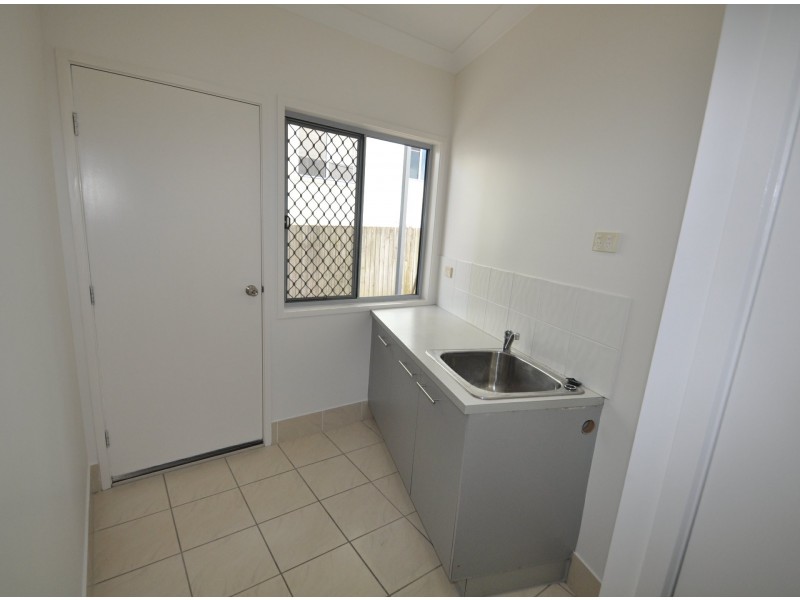 12 MacDonald St, Lota QLD 4179