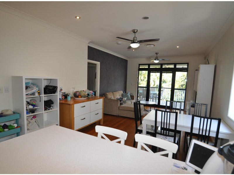 34 Chestnut Street, Wynnum QLD 4178