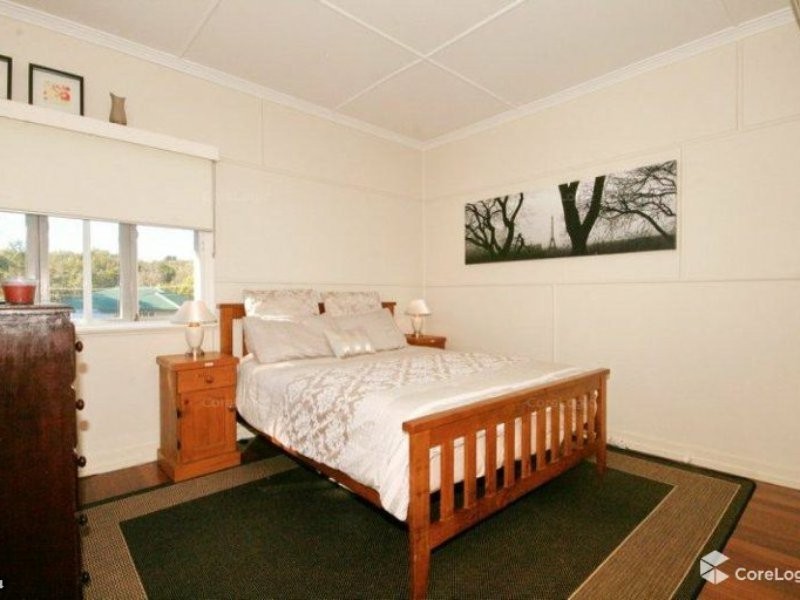 10 Ulagree St, Wynnum West QLD 4178