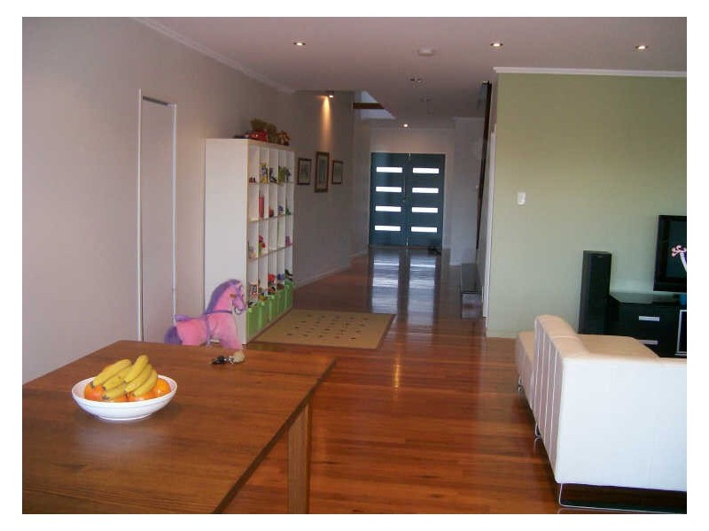 22 Montrose Parade, Wynnum West QLD 4178