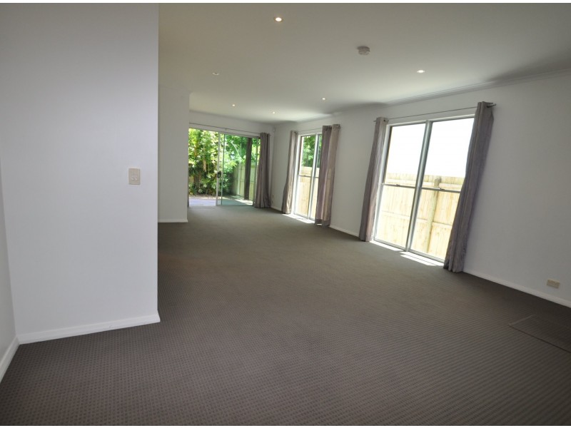 763 Esplanade, Lota QLD 4179