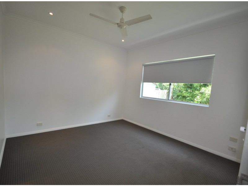 763 Esplanade, Lota QLD 4179