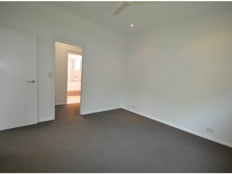 763 Esplanade, Lota QLD 4179