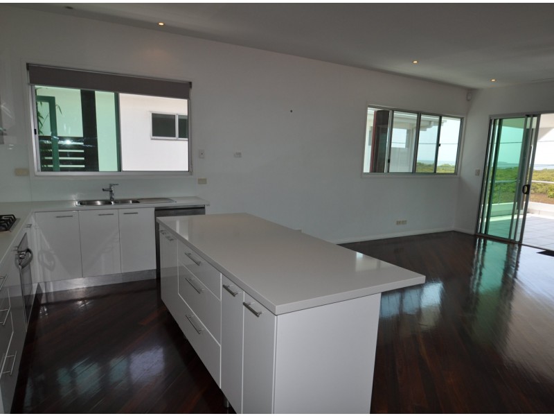 763 Esplanade, Lota QLD 4179