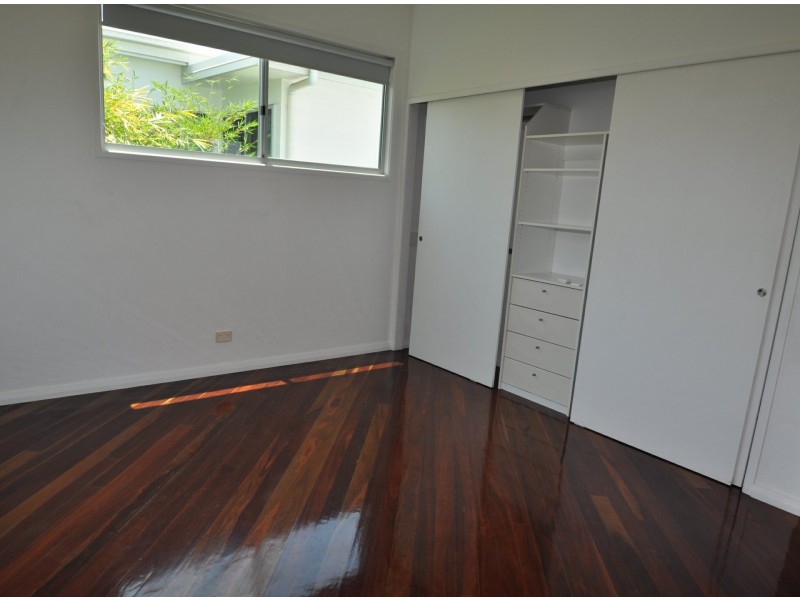 763 Esplanade, Lota QLD 4179