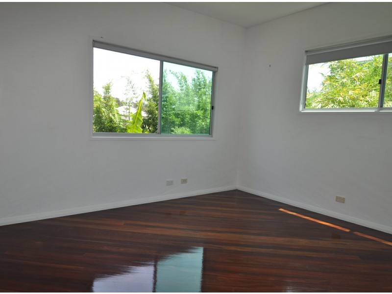 763 Esplanade, Lota QLD 4179