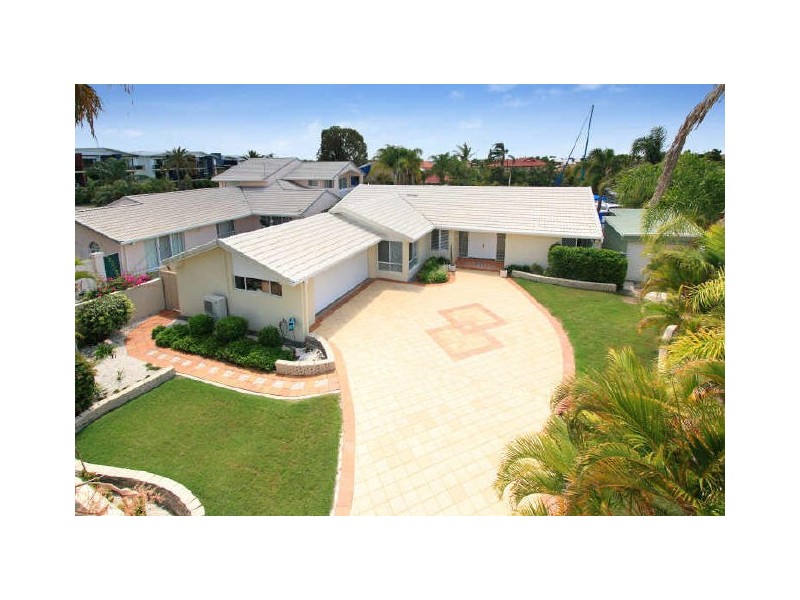 4 Bowsprit Parade, Raby Bay QLD 4163