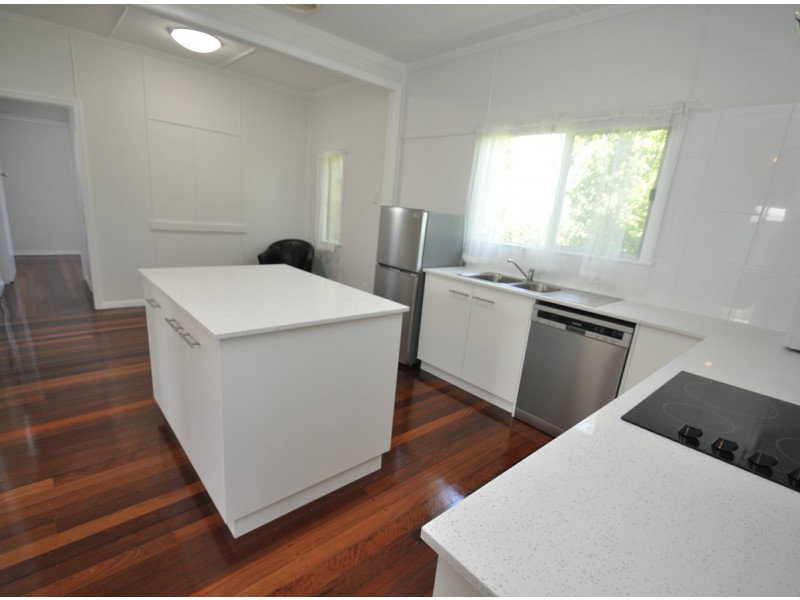 13 Pansy Street, Wynnum QLD 4178