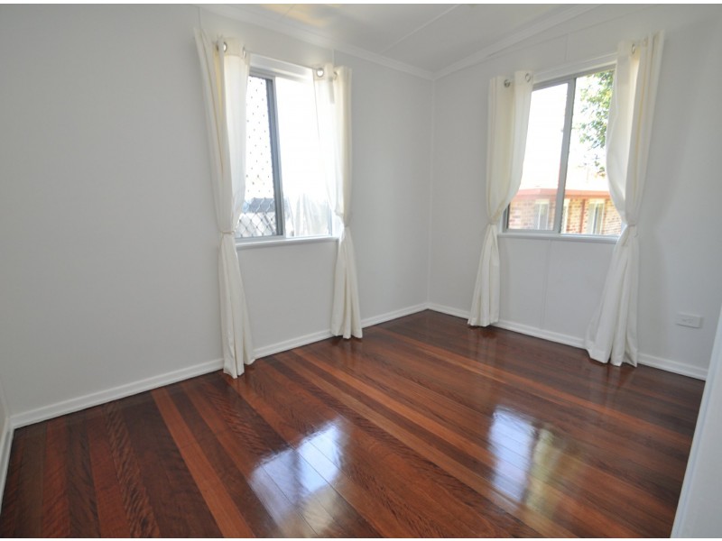 13 Pansy Street, Wynnum QLD 4178