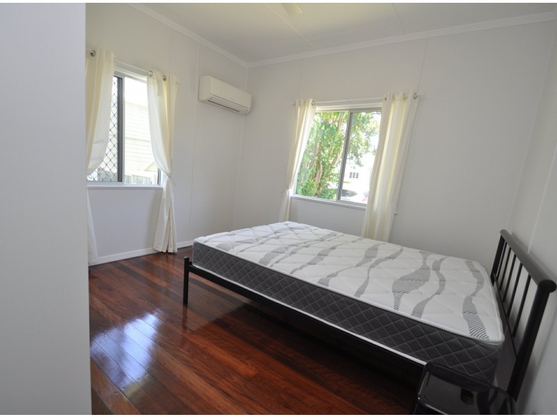 13 Pansy Street, Wynnum QLD 4178