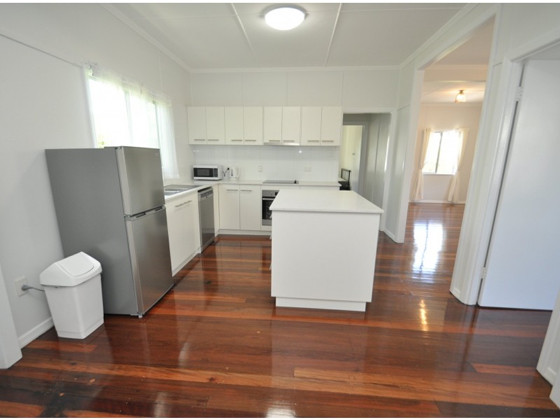 13 Pansy Street, Wynnum QLD 4178