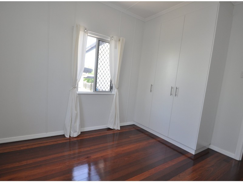 13 Pansy Street, Wynnum QLD 4178