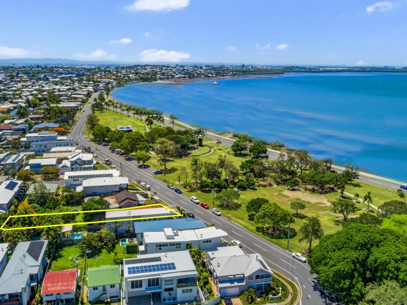 327 Upper Esplanade, Manly QLD 4179