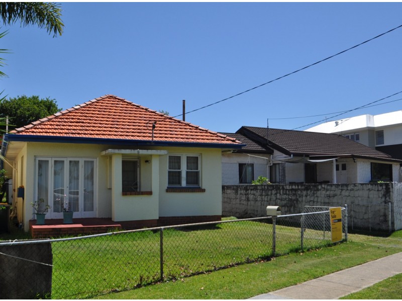 327 Upper Esplanade, Manly QLD 4179