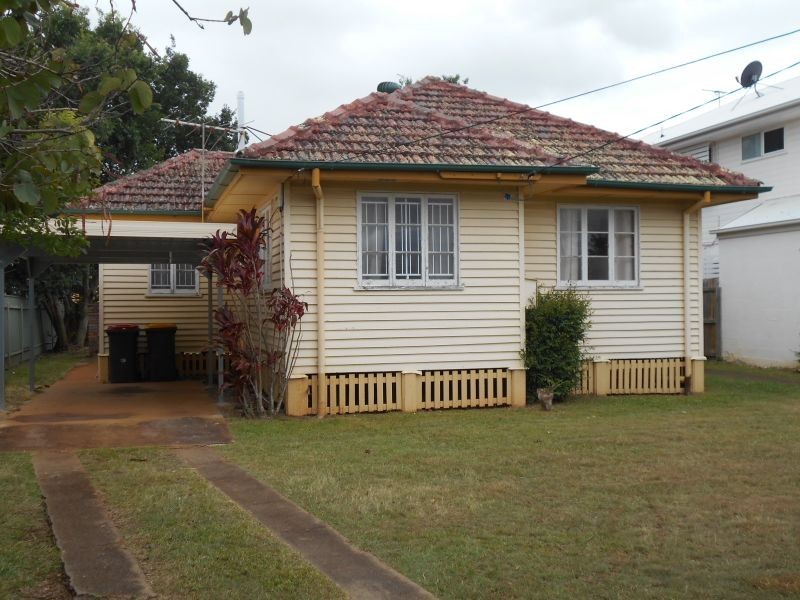 19 Berrimilla Street, Manly West QLD 4179