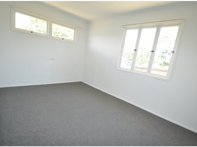 10 Bushing Street, Wynnum West QLD 4178