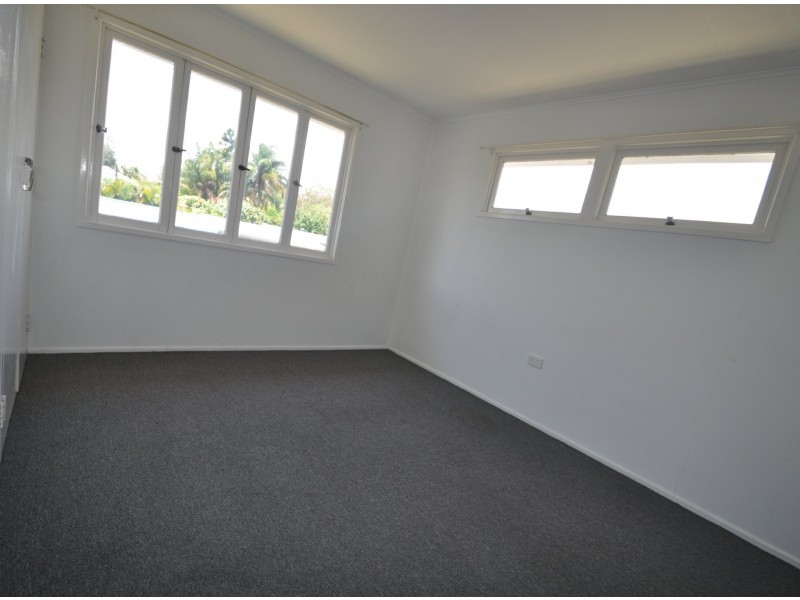 10 Bushing Street, Wynnum West QLD 4178