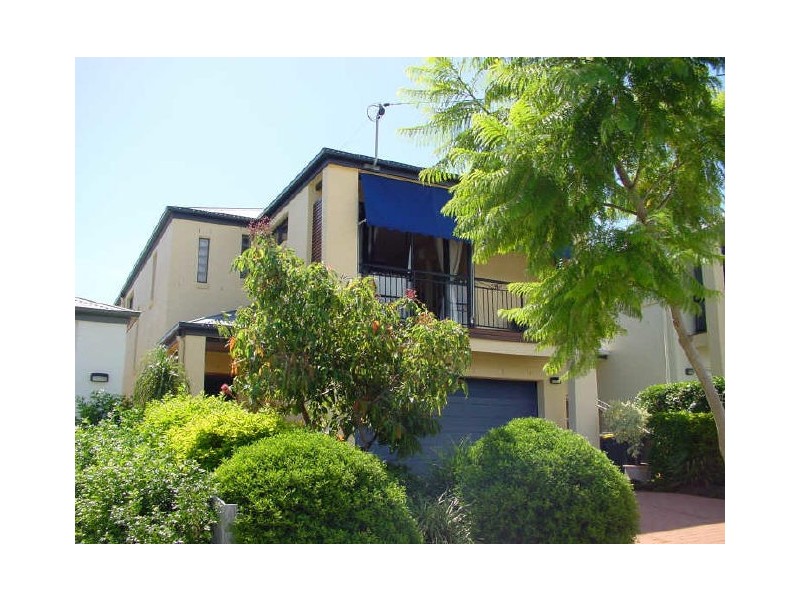 6 MacDonald Street, Lota QLD 4179