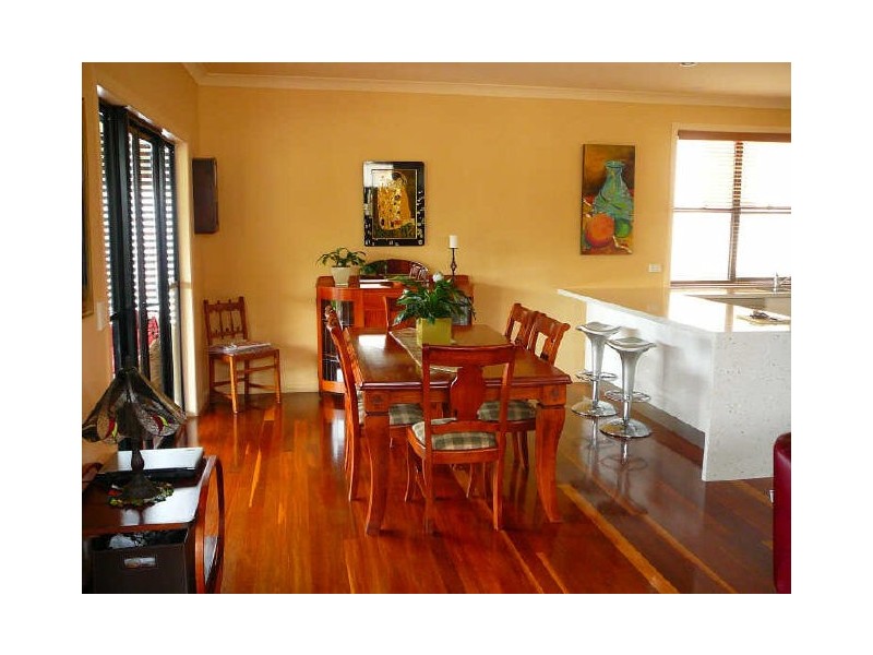 6 MacDonald Street, Lota QLD 4179