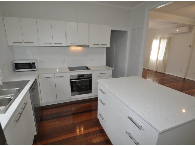 13 Pansy Street, Wynnum QLD 4178