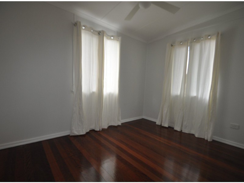 13 Pansy Street, Wynnum QLD 4178