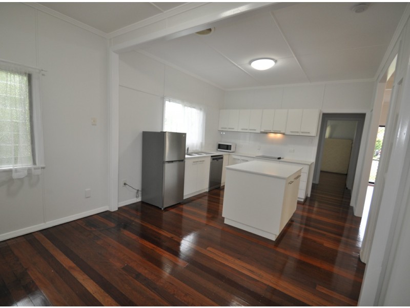 13 Pansy Street, Wynnum QLD 4178