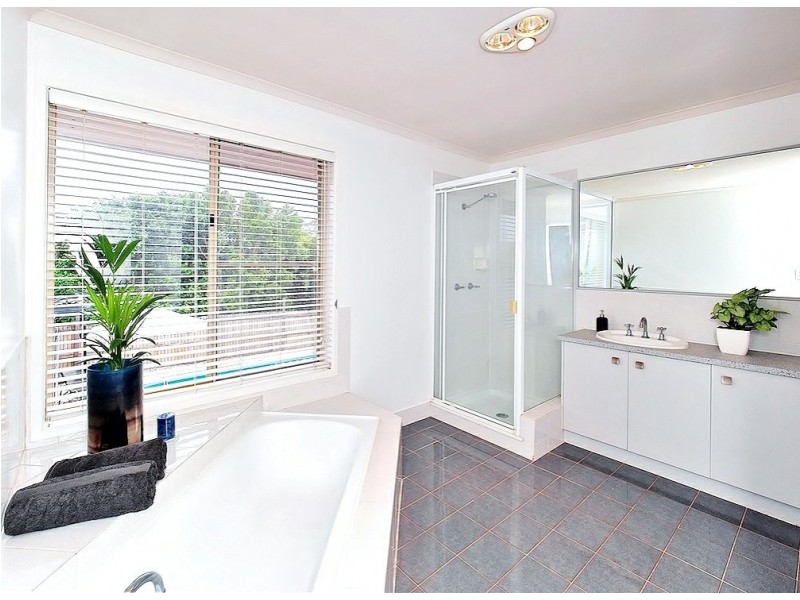 12 Ringara Street, Manly West QLD 4179