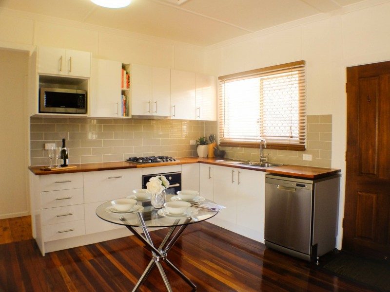50 Rodney Street, Wynnum West QLD 4178