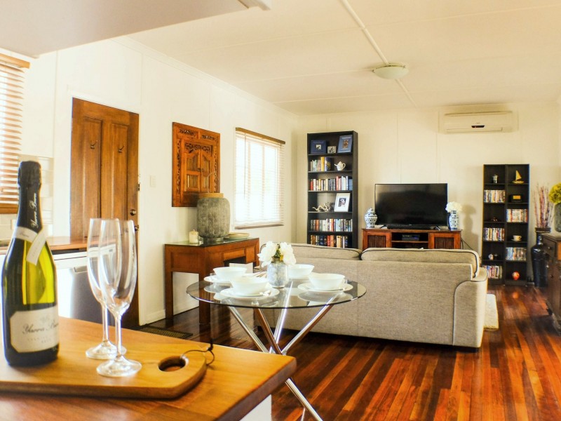 50 Rodney Street, Wynnum West QLD 4178