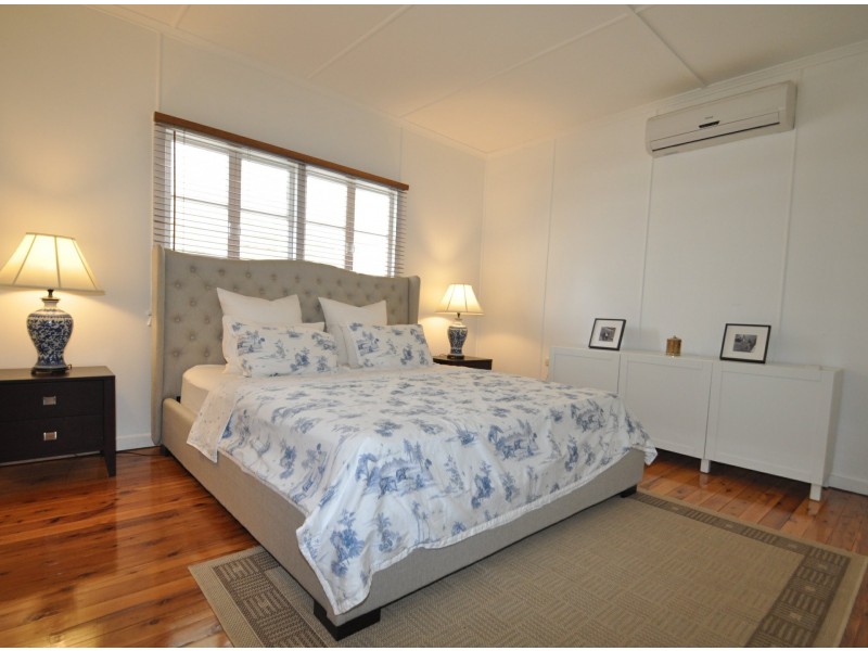 50 Rodney Street, Wynnum West QLD 4178
