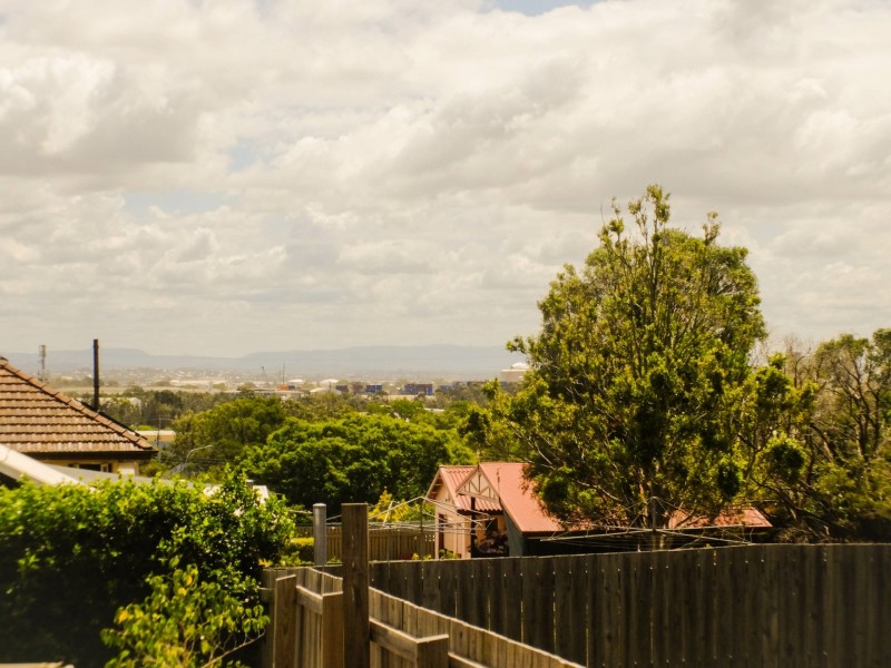 50 Rodney Street, Wynnum West QLD 4178