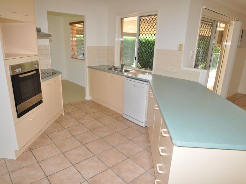 2 Auriga Close, Wynnum QLD 4178