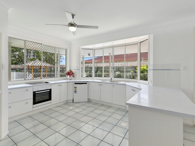 4 Moray Close, Manly West QLD 4179
