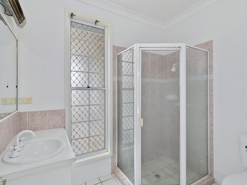 4 Moray Close, Manly West QLD 4179
