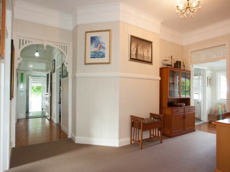 144 Cambridge Parade, Manly QLD 4179