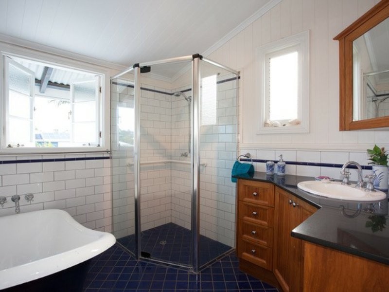 144 Cambridge Parade, Manly QLD 4179