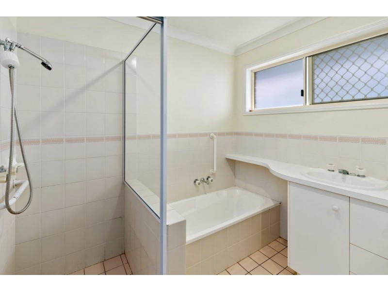 109 Blackwood Road, Manly West QLD 4179