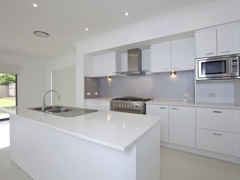 10 Wassell Street, Wynnum QLD 4178