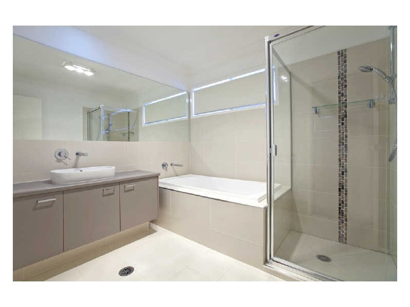 12 Wassell Street, Wynnum QLD 4178