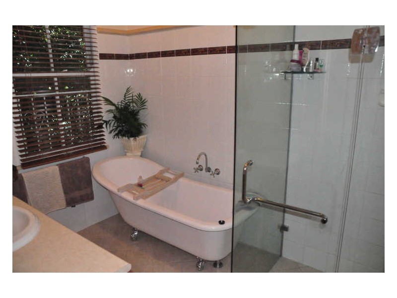 254 Bay Terrace, Wynnum QLD 4178