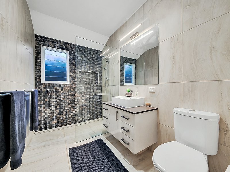 7 Haig St, Wynnum West QLD 4178