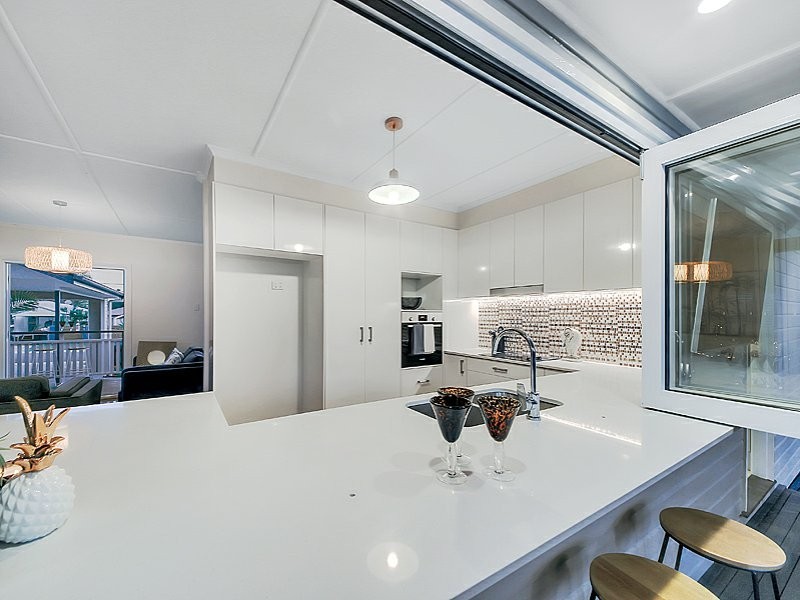 7 Haig St, Wynnum West QLD 4178