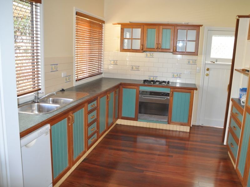 45 Curtis Street, Manly QLD 4179