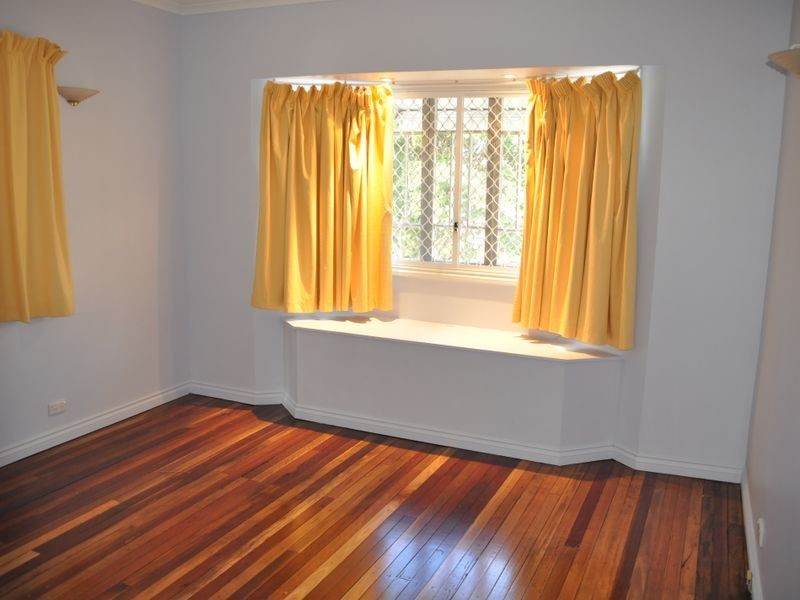 45 Curtis Street, Manly QLD 4179