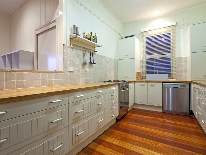 99 Waterview Ave, Wynnum QLD 4178