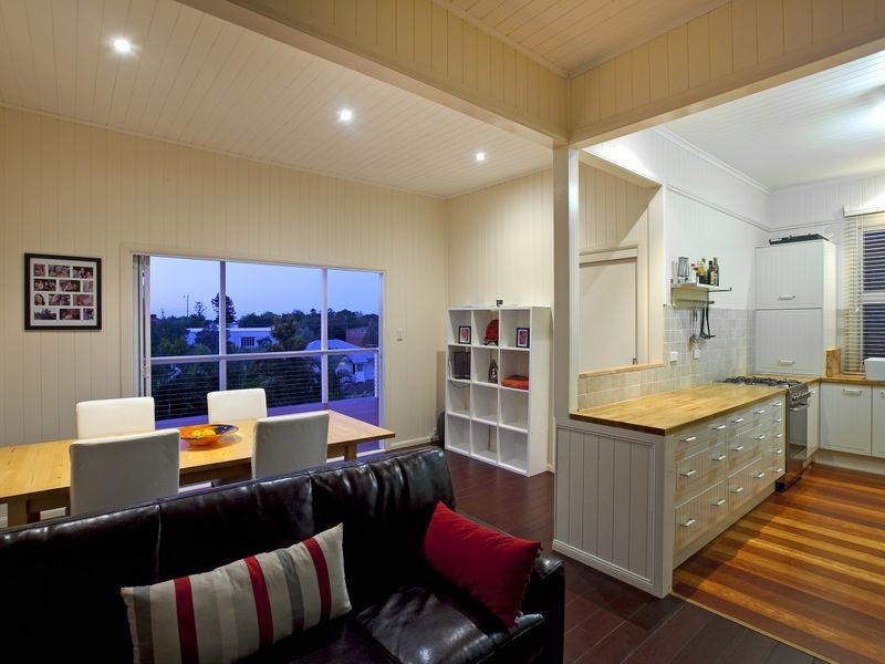 99 Waterview Ave, Wynnum QLD 4178