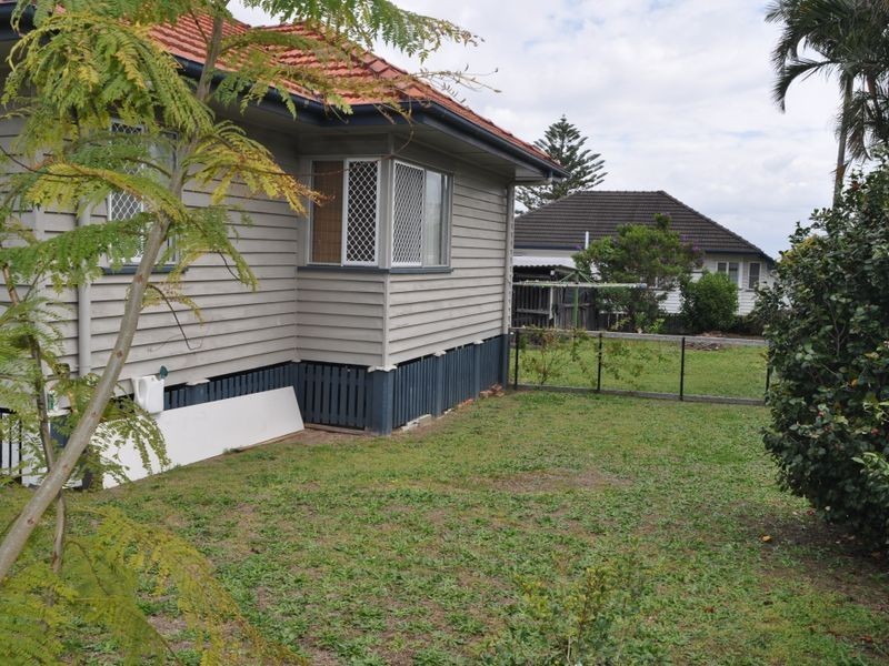 3 Milfoil Street, Manly QLD 4179